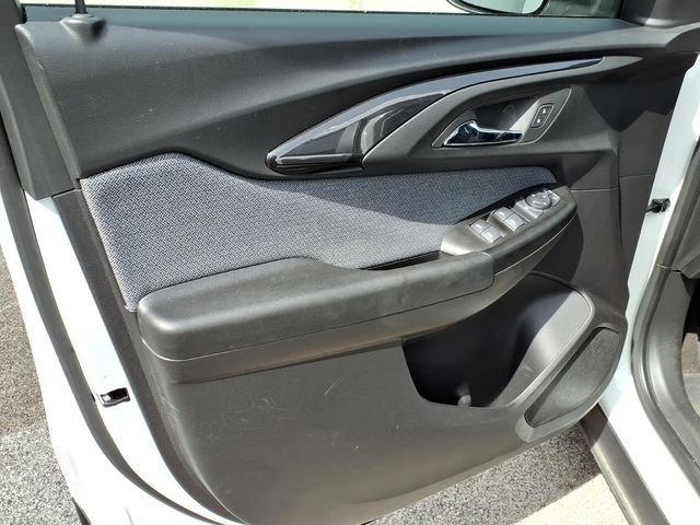 Used 2023 Chevrolet TrailBlazer LT w/ Convenience Package FWD image 11