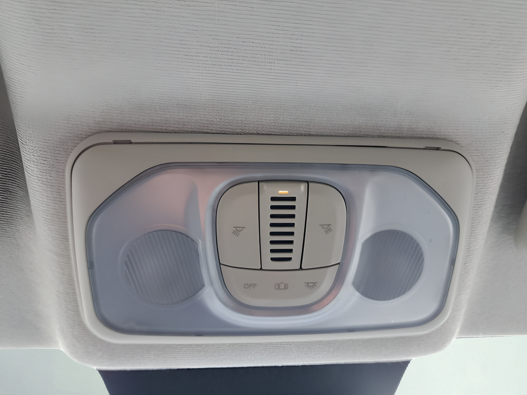 Used 2021 RAM ProMaster 2500 w/ Premium Appearance Group FWD image 15