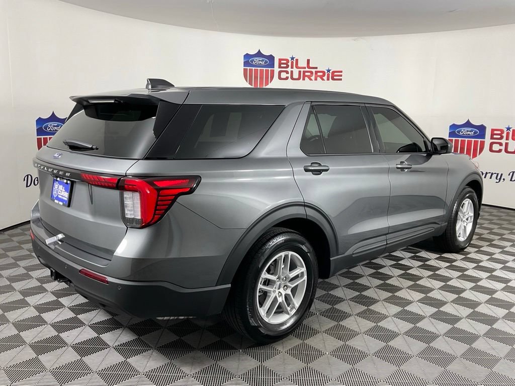 Certified 2026 Ford Explorer Active RWD image 3