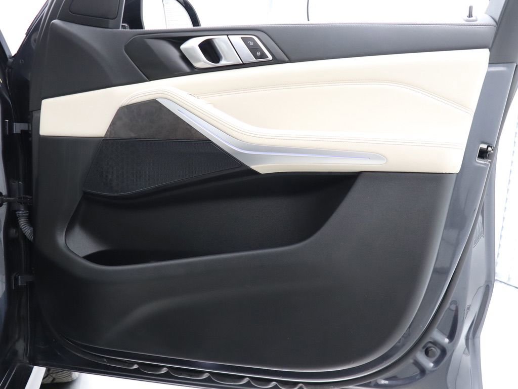 Used 2022 BMW X5 sDrive40i w/ M Sport Package image 38