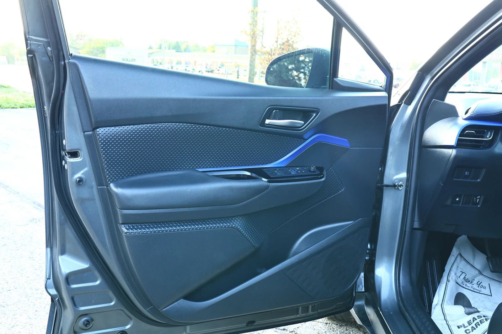 Used 2021 Toyota C-HR XLE FWD image 18