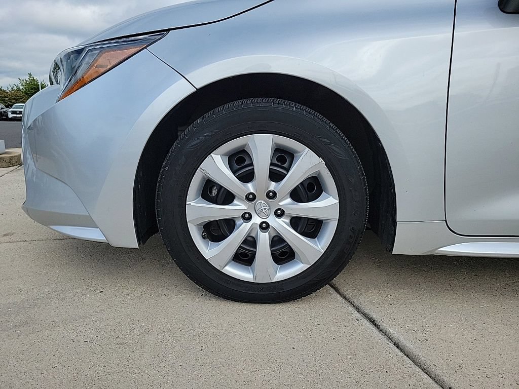 Used 2022 Toyota Corolla LE FWD image 8