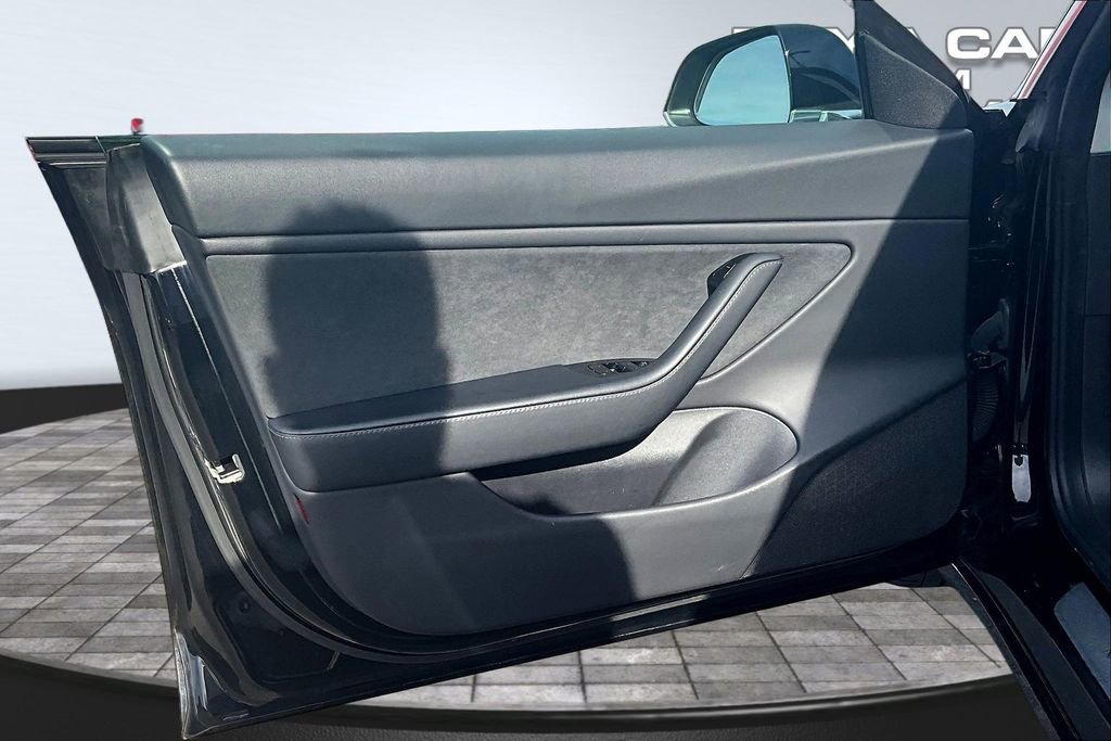 Used 2020 Tesla Model 3 Performance image 22
