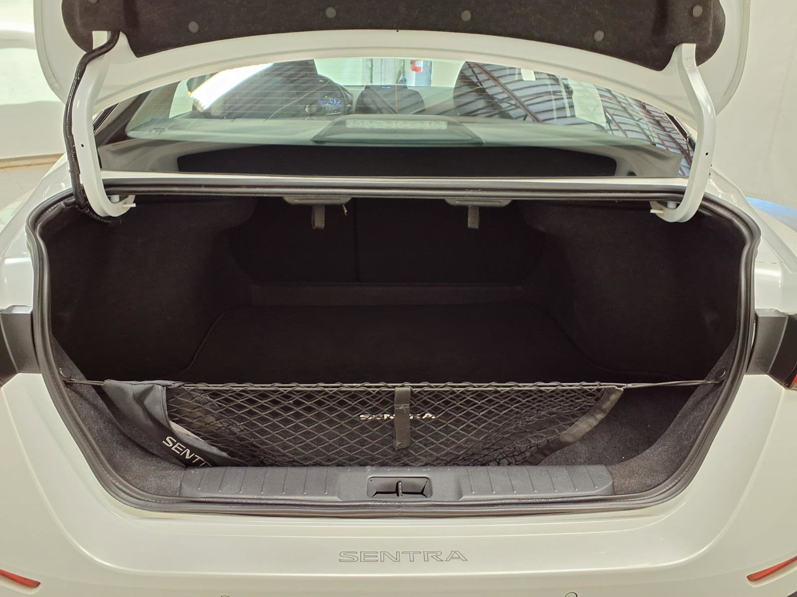Used 2025 Nissan Sentra SR w/ Midnight Edition FWD image 26
