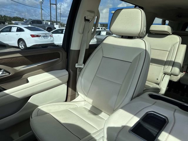 Used 2021 GMC Yukon XL Denali w/ Denali Premium Package image 40