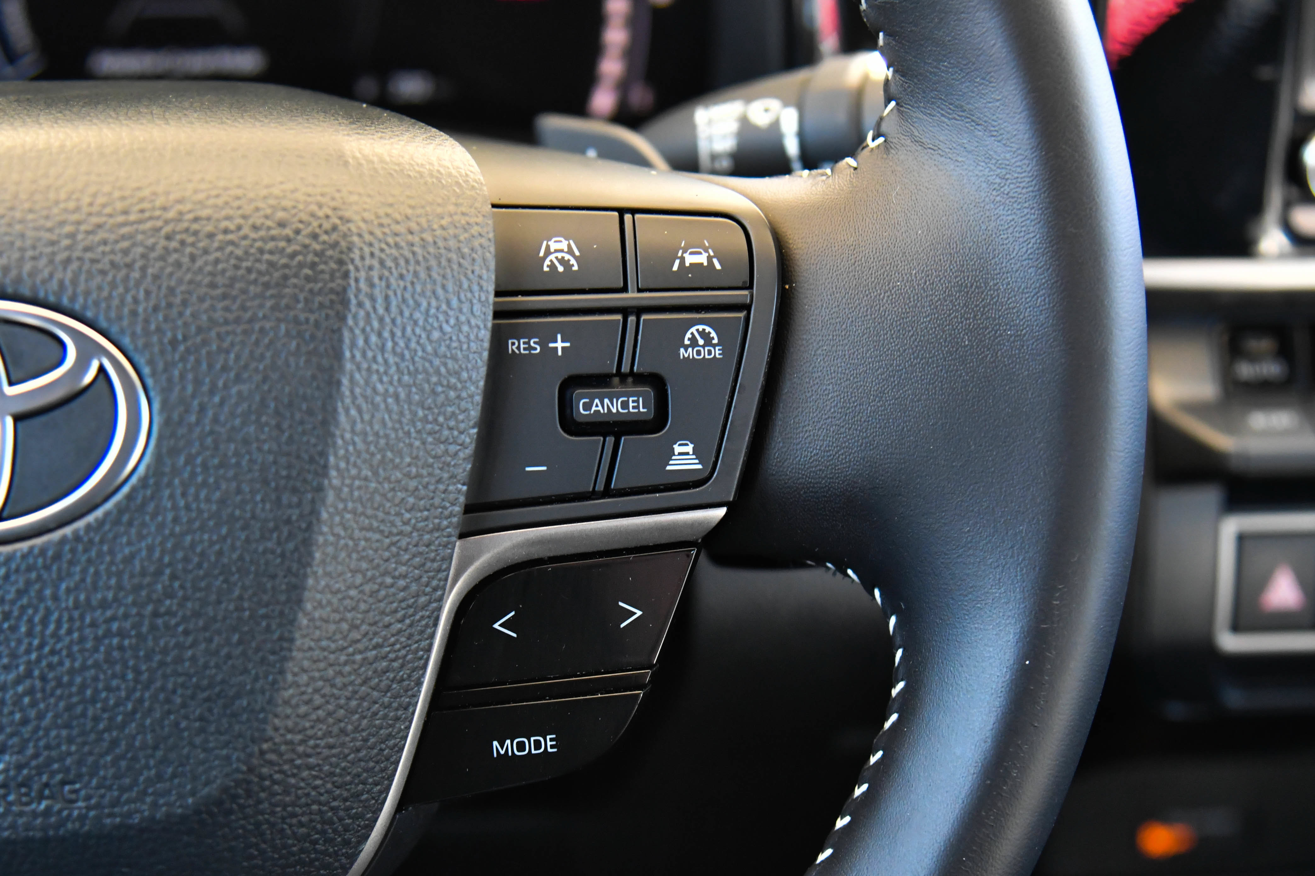 Used 2026 Toyota Camry SE FWD image 32