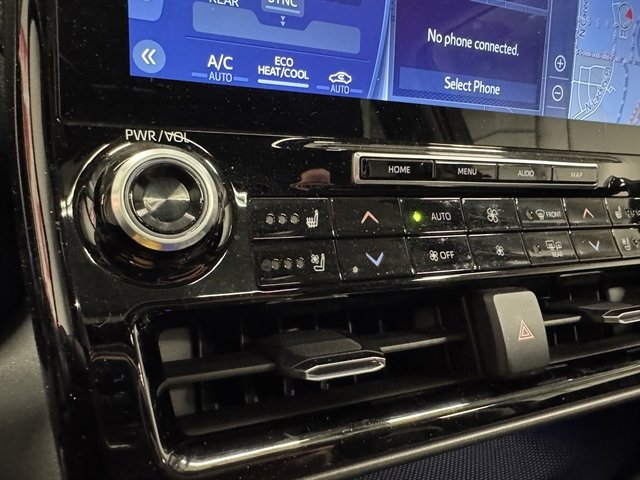 Used 2021 Toyota Highlander Limited AWD/4WD image 27