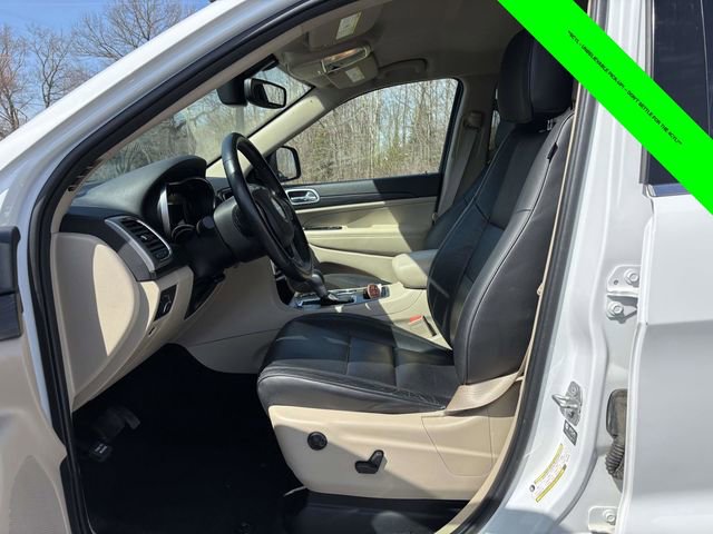 Used 2022 Jeep Grand Cherokee Laredo E w/ Security & Convenience Group image 3