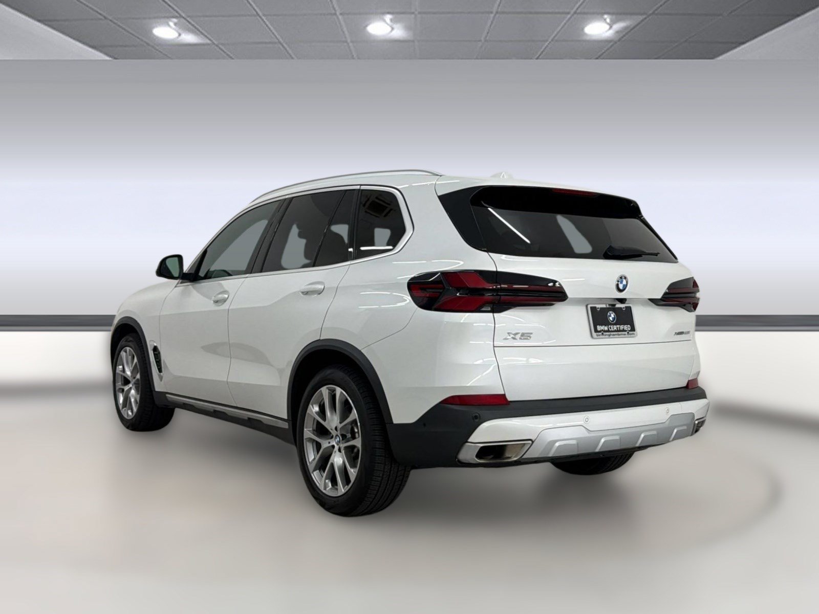 Certified 2024 BMW X5 xDrive40i w/ Premium Package AWD/4WD image 3