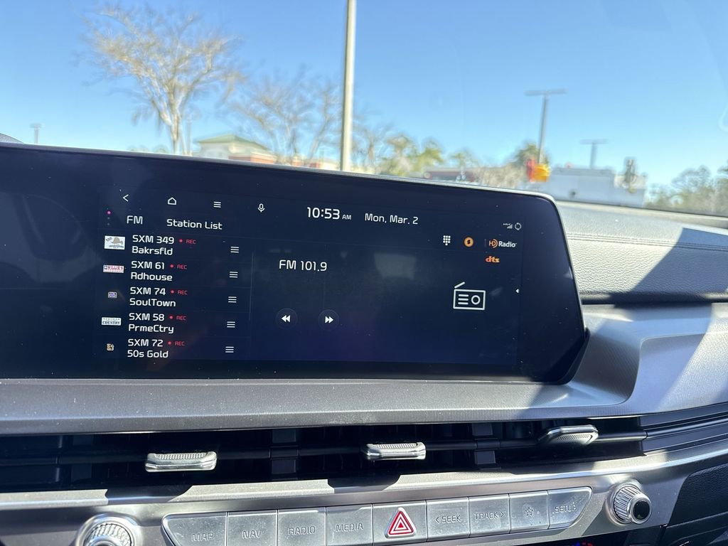 Used 2024 Kia Telluride LX image 17