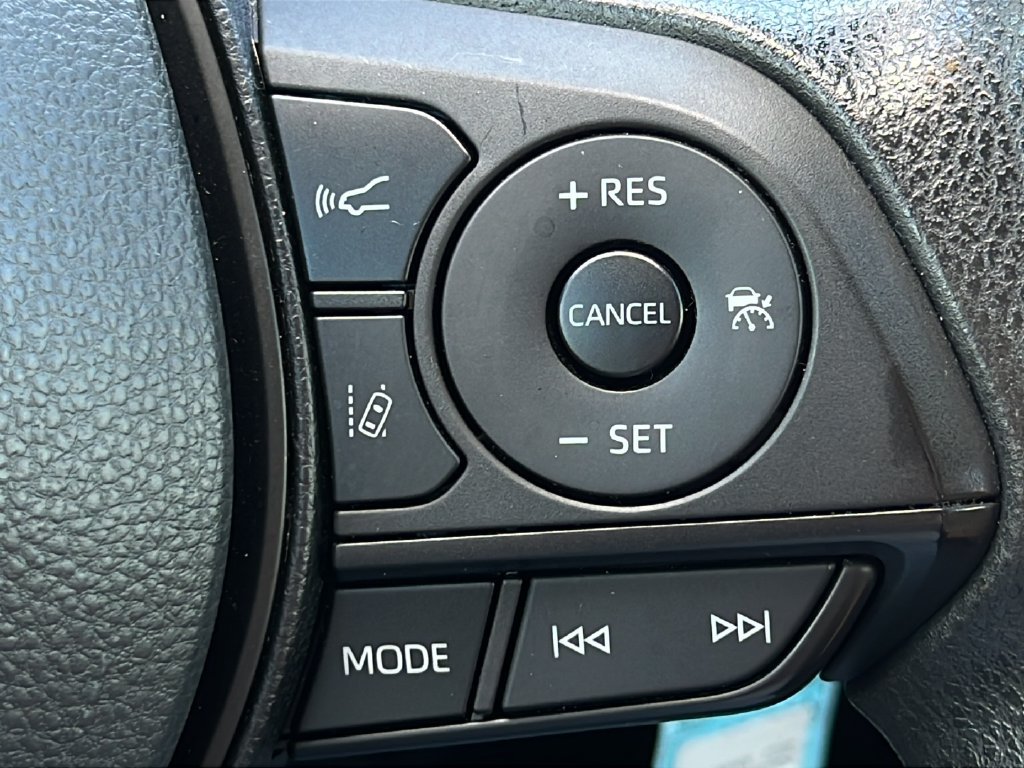 Used 2022 Toyota RAV4 LE AWD/4WD image 20