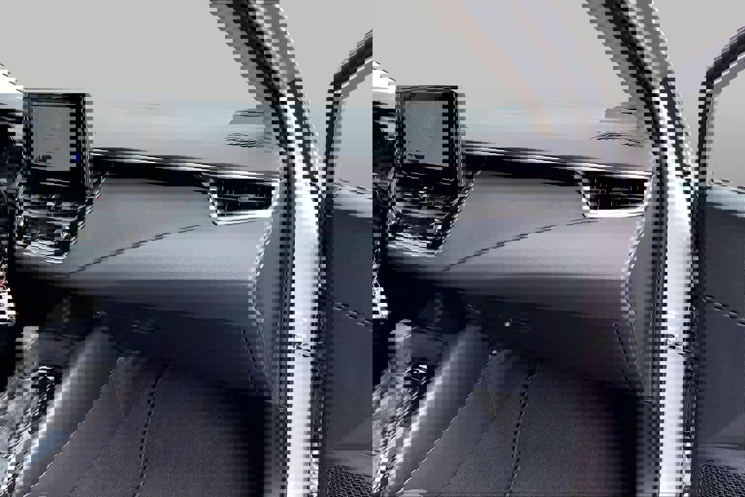 Certified 2025 Toyota Corolla LE image 17