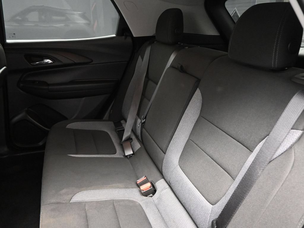Used 2025 Chevrolet TrailBlazer LT w/ Convenience Package FWD image 13