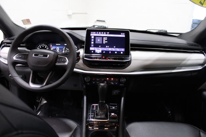 Used 2024 Jeep Compass Limited AWD/4WD image 28