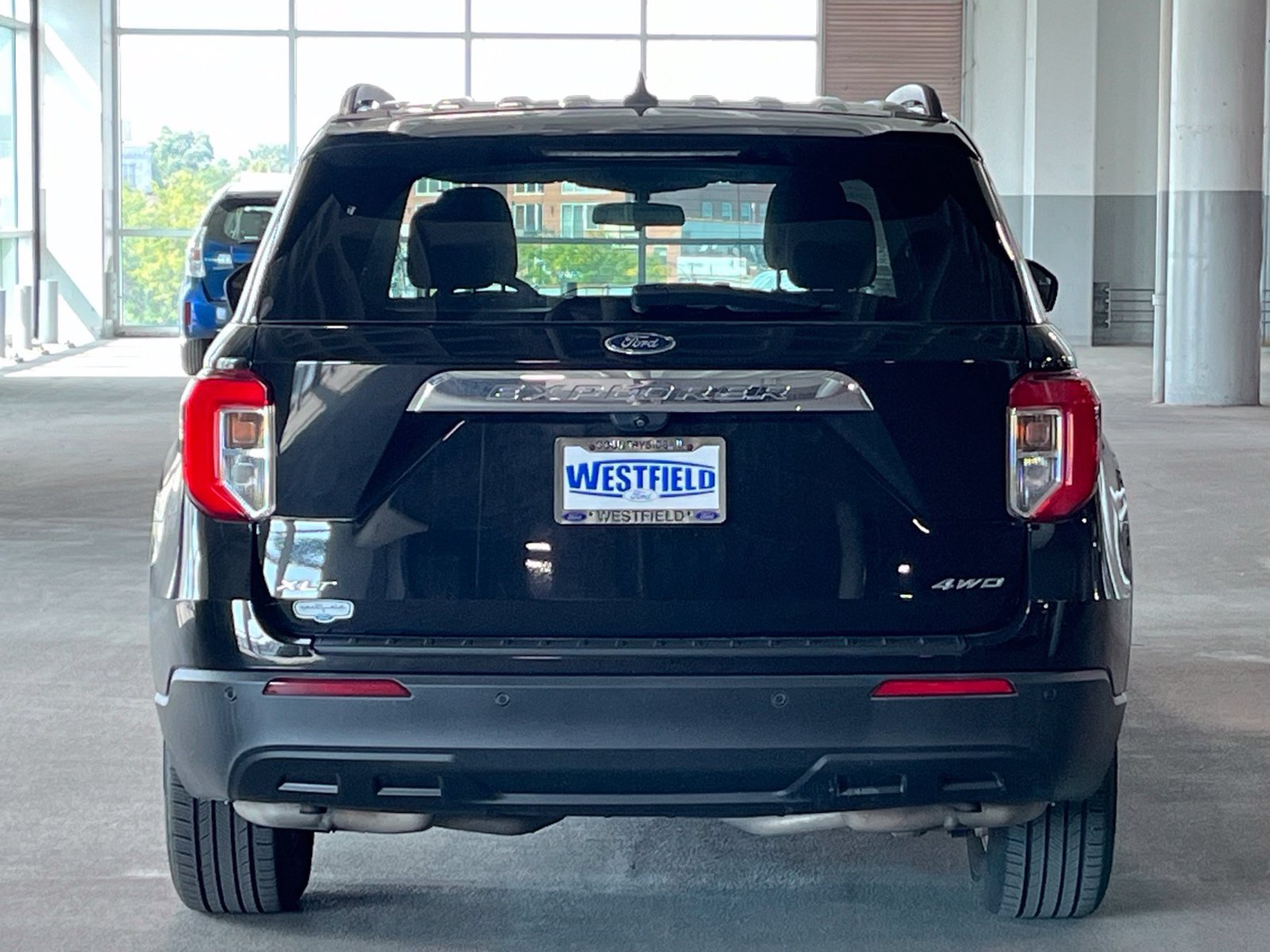 Used 2021 Ford Explorer XLT AWD/4WD image 9