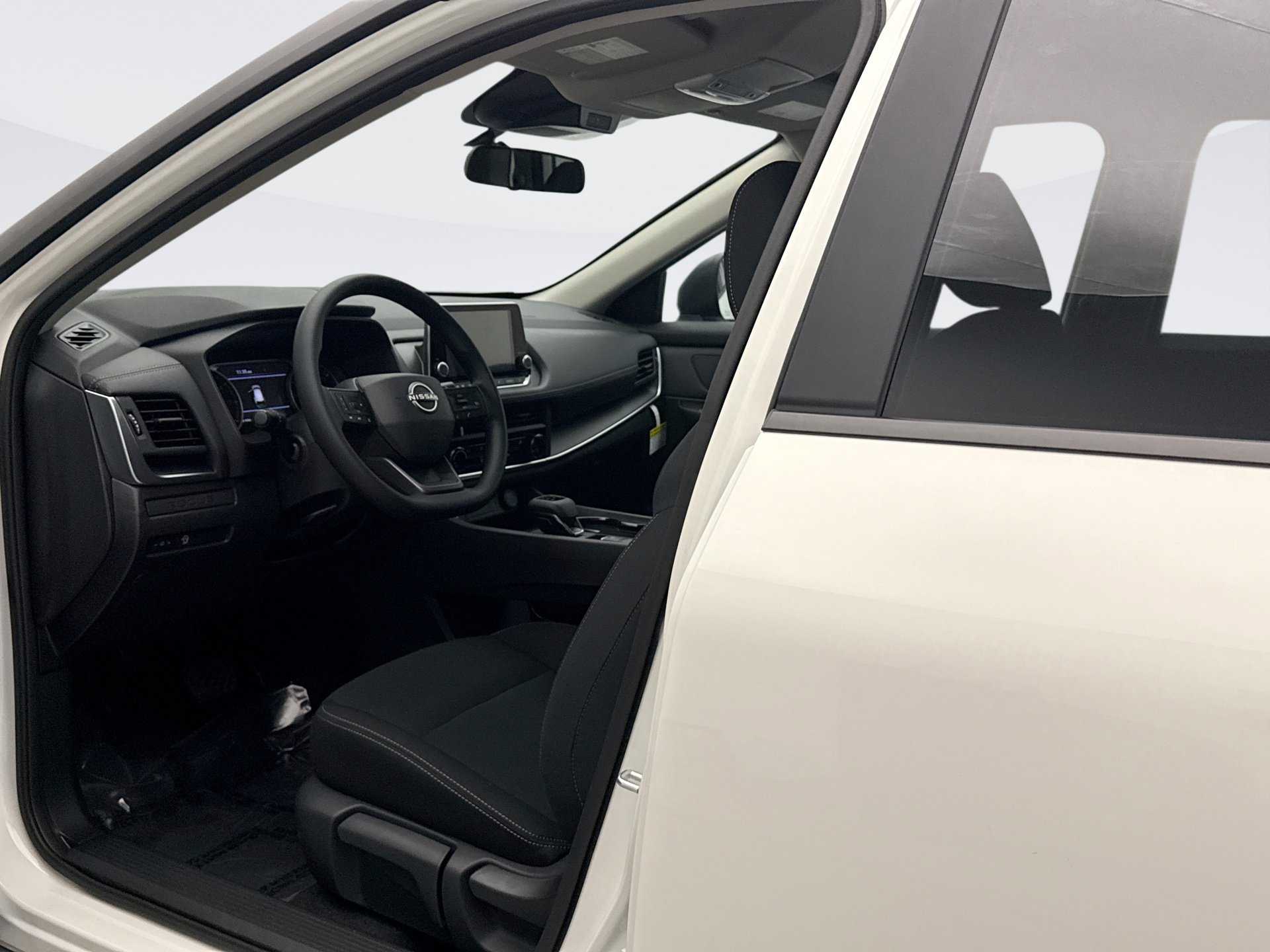 Used 2026 Nissan Rogue S image 10