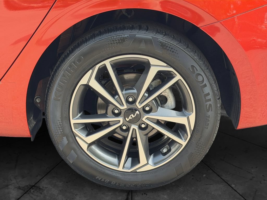 Certified 2024 Kia Forte LXS FWD image 28