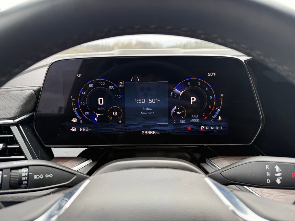 Used 2025 Chevrolet Suburban Premier image 38