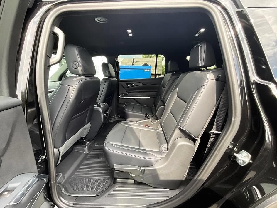 New 2027 Chevrolet Traverse LT w/ Driver Confidence Package AWD/4WD image 24