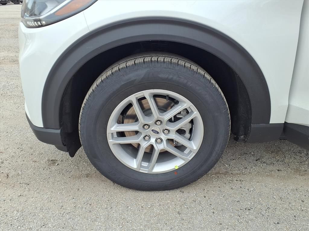 New 2026 Ford Explorer Active RWD image 23