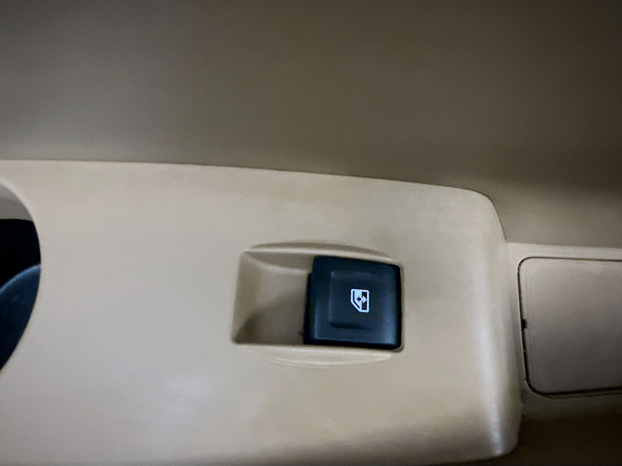 Used 2020 Cadillac Escalade Platinum image 30