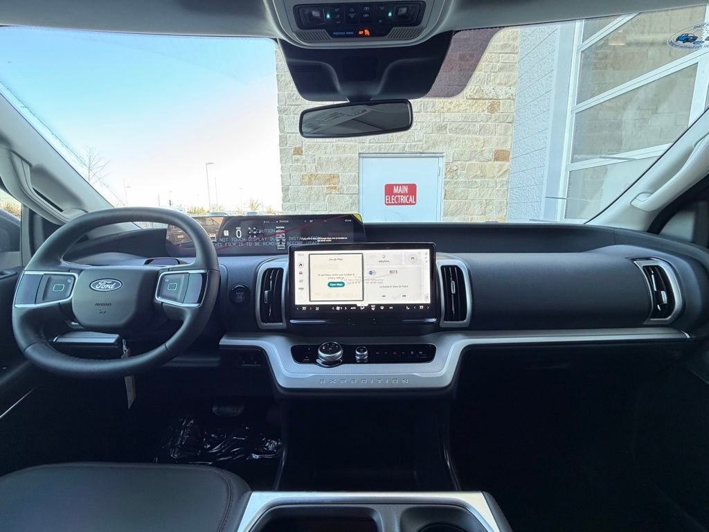 New 2025 Ford Expedition Active image 24