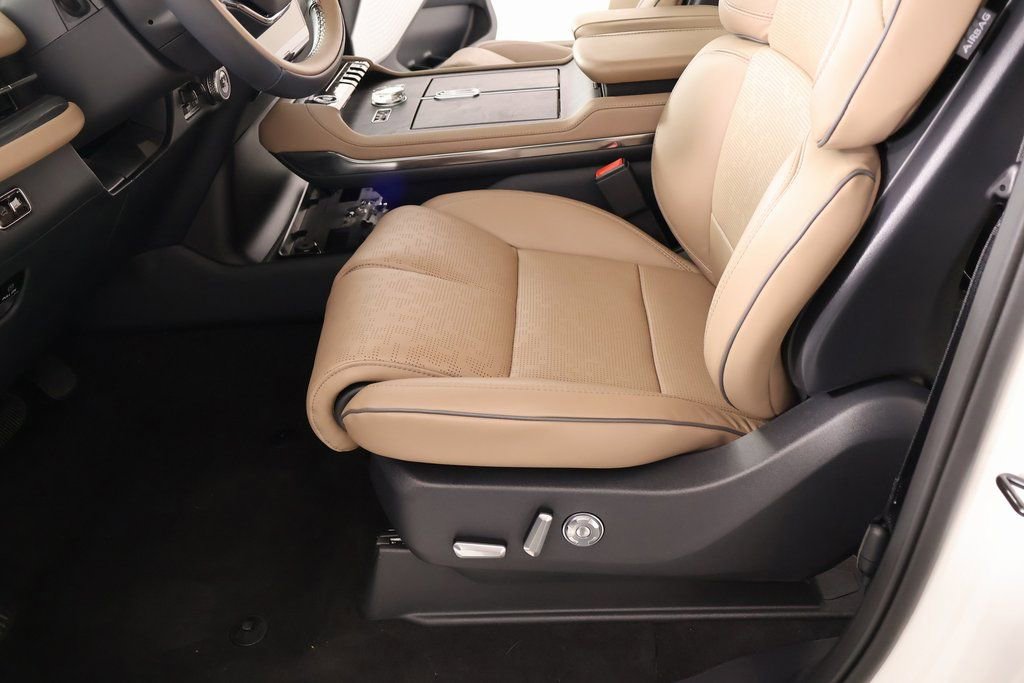 New 2025 Lincoln Navigator Black Label image 12