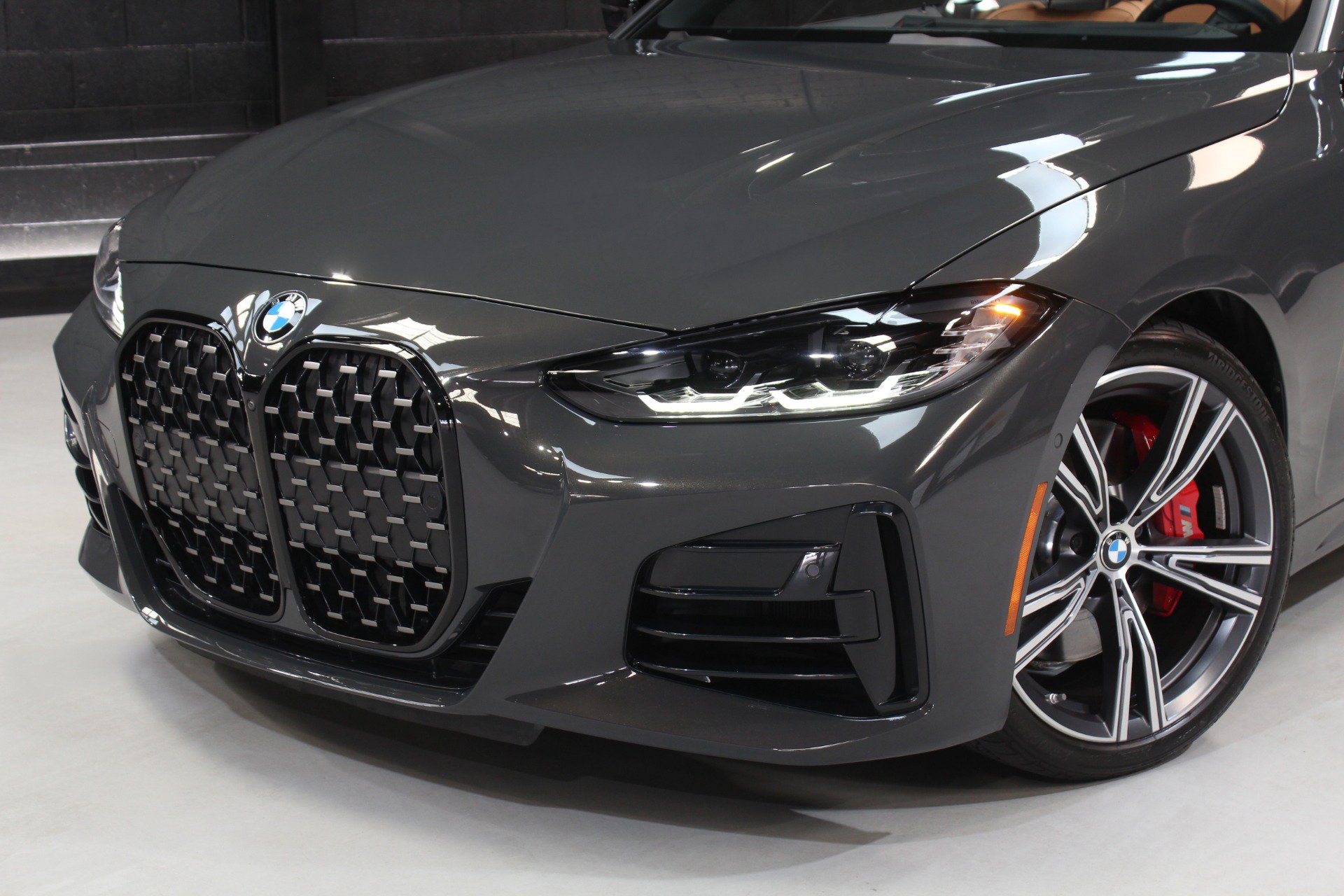 Used 2024 BMW M440i Convertible w/ Premium Package RWD image 9
