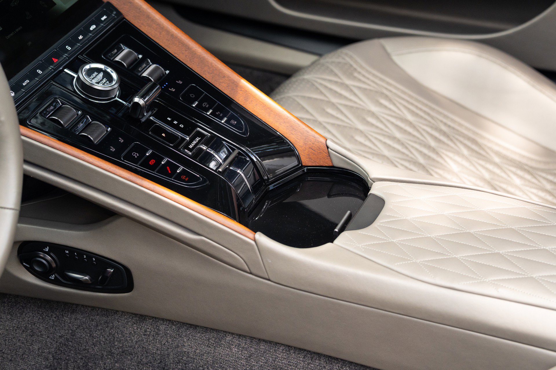 Used 2024 Aston Martin DB12 Convertible RWD image 45