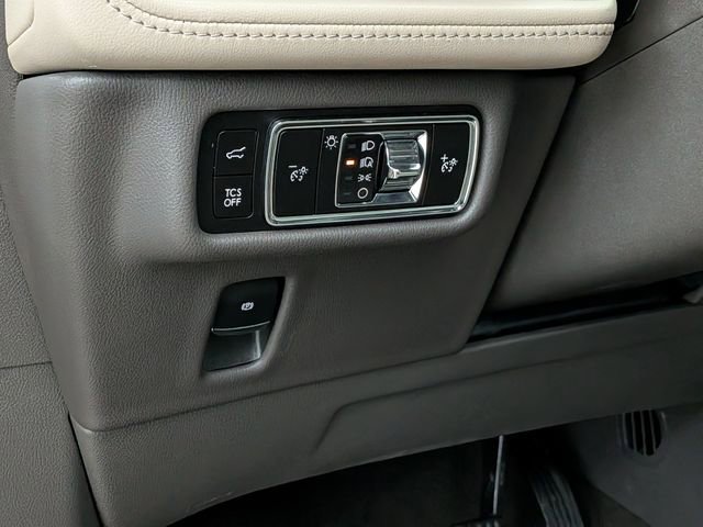 Used 2023 Lincoln Nautilus Reserve w/ Class II Trailer Tow Package image 15