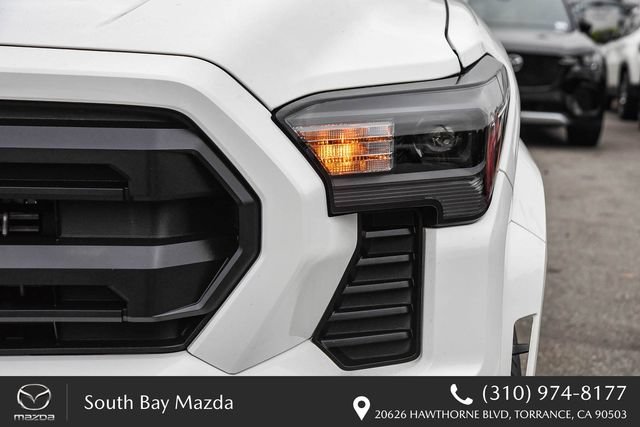 Used 2025 Toyota Tacoma SR5 AWD/4WD image 4