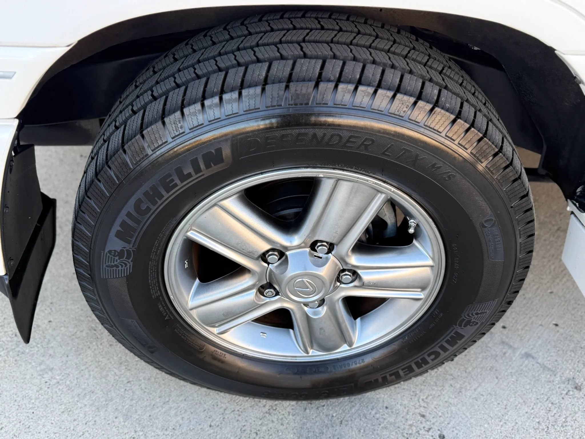Used 2006 Lexus LX 470 4WD image 28