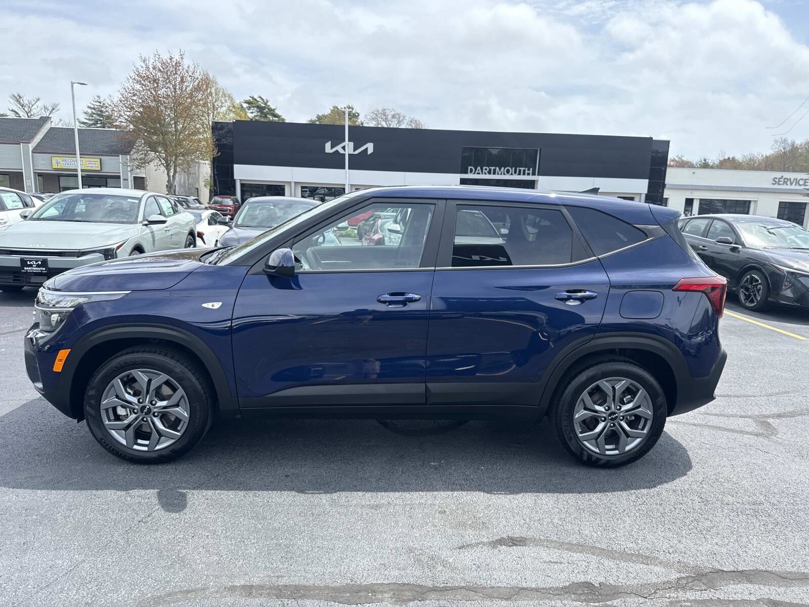 Used 2026 Kia Seltos LX AWD/4WD image 2