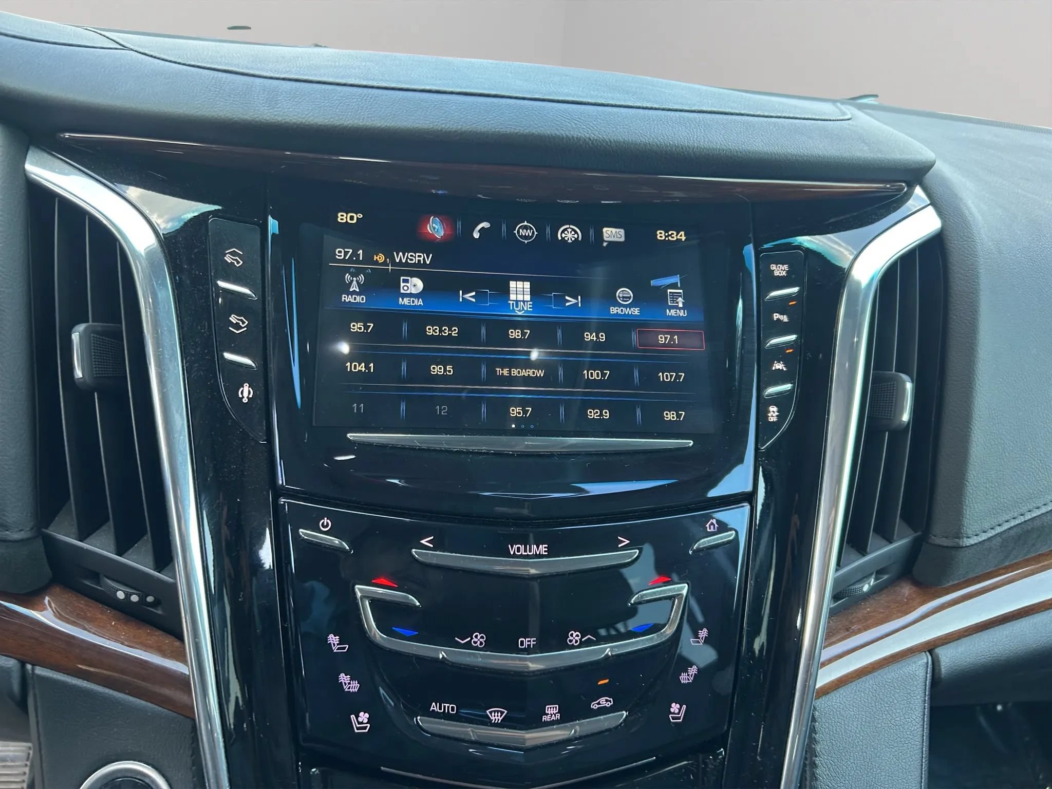 Used 2016 Cadillac Escalade Luxury RWD image 12