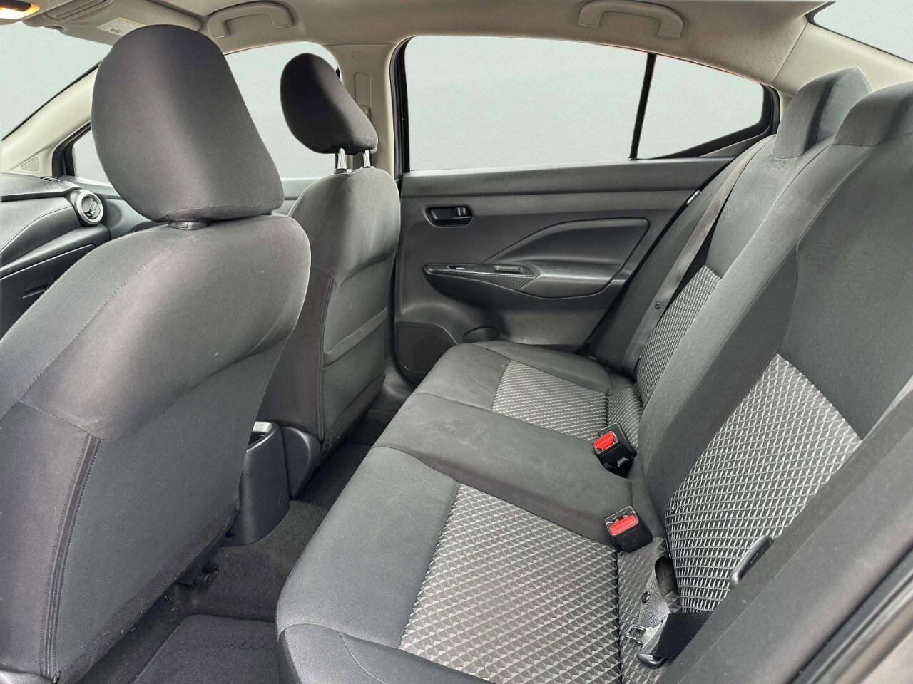 Used 2021 Nissan Versa S FWD image 11