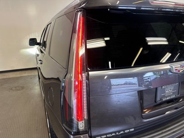 Used 2016 Cadillac Escalade Luxury image 10