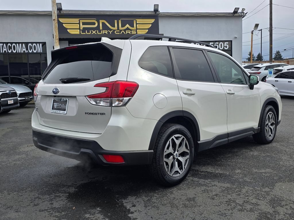 Used 2021 Subaru Forester Premium AWD/4WD image 7