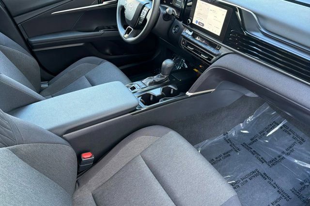 Used 2025 Toyota Camry LE image 15