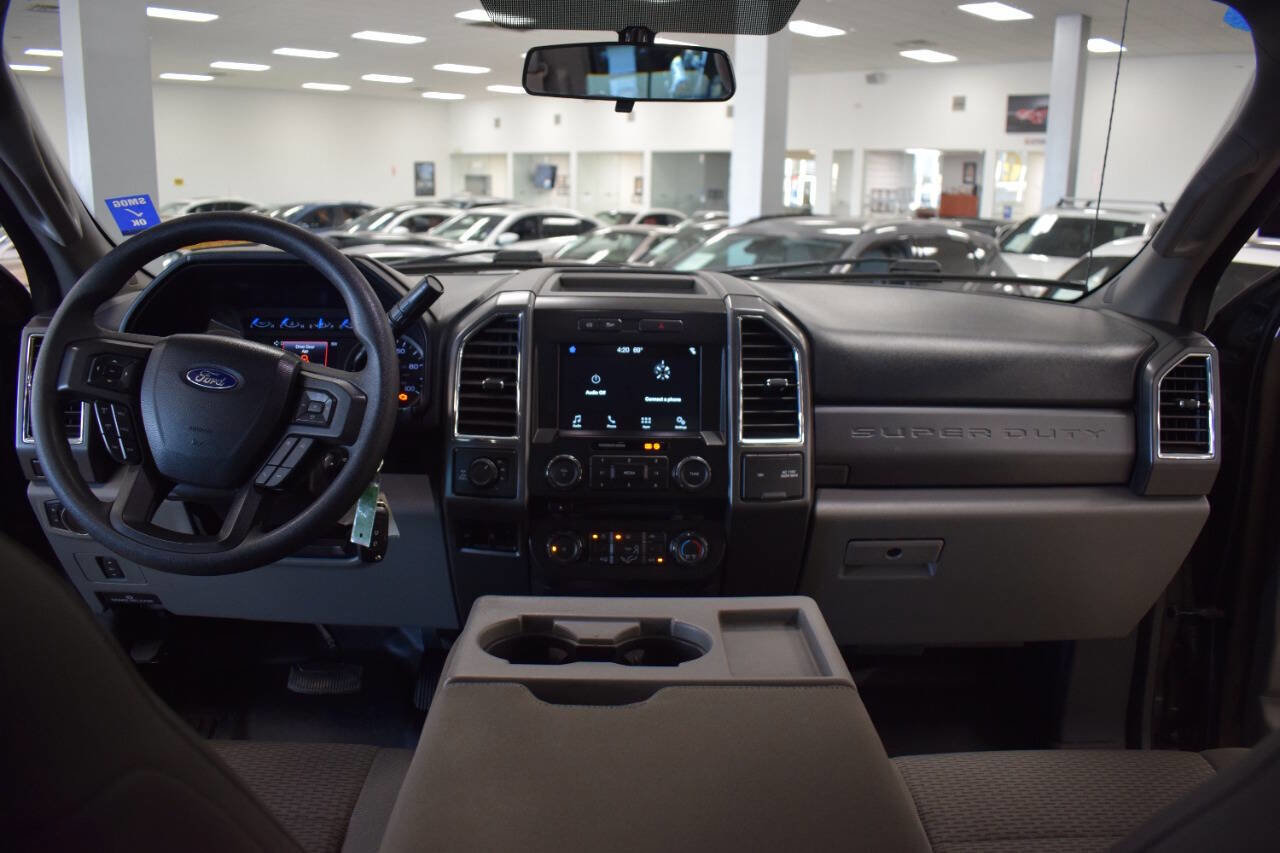 Used 2017 Ford F350 XLT w/ XLT Premium Package image 44