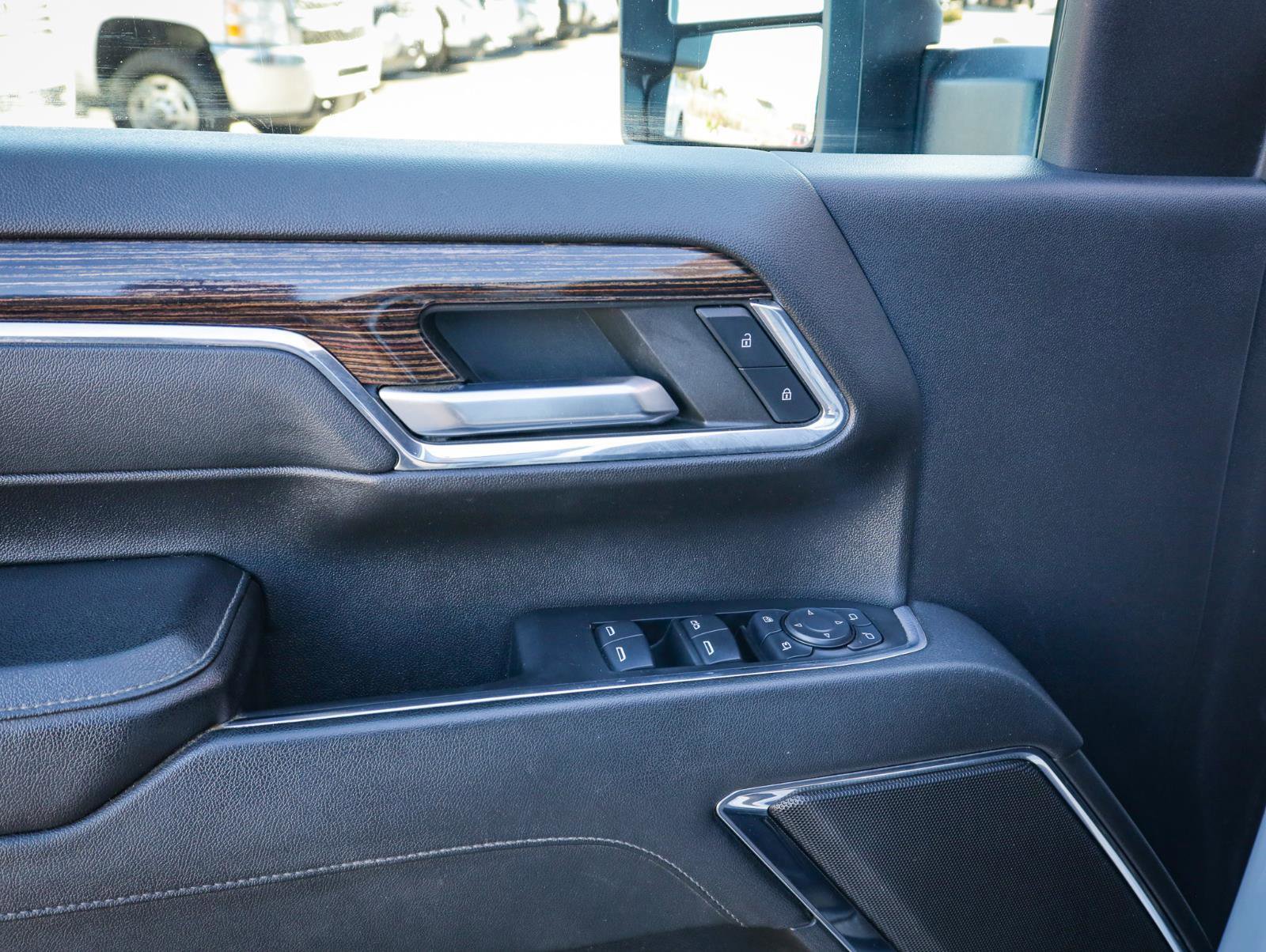 Used 2024 GMC Sierra 3500 SLE w/ SLE Convenience Package image 16