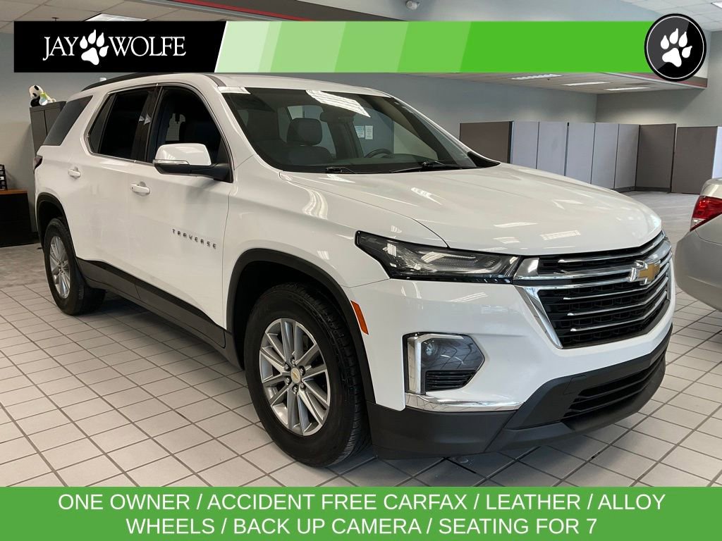 Used 2023 Chevrolet Traverse LT image 1
