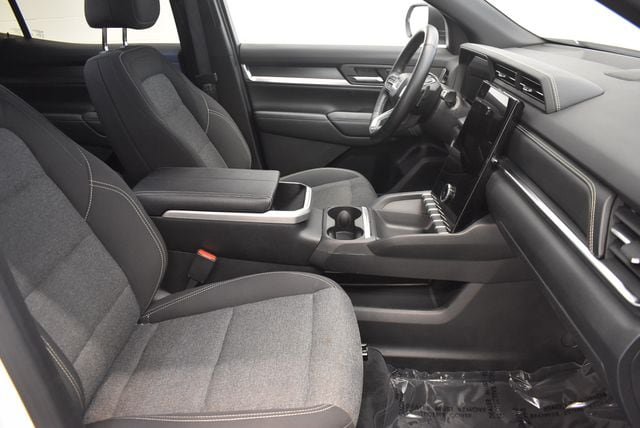 Used 2025 GMC Terrain Elevation AWD/4WD image 19