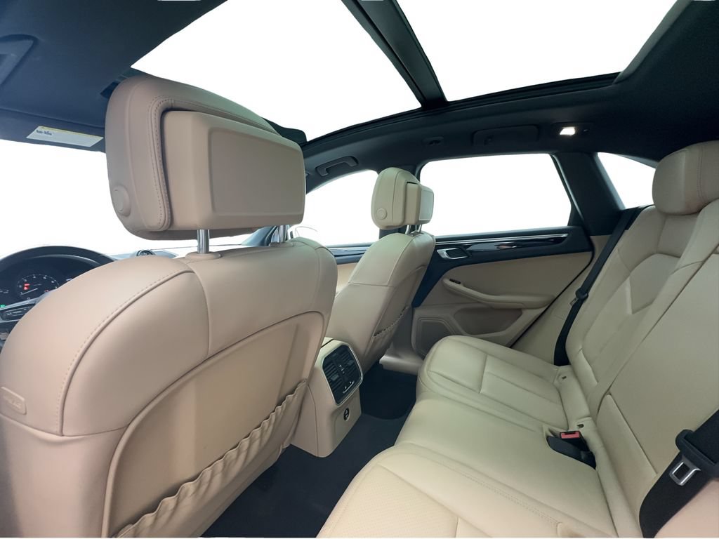 Used 2023 Porsche Macan Turbo AWD/4WD image 24