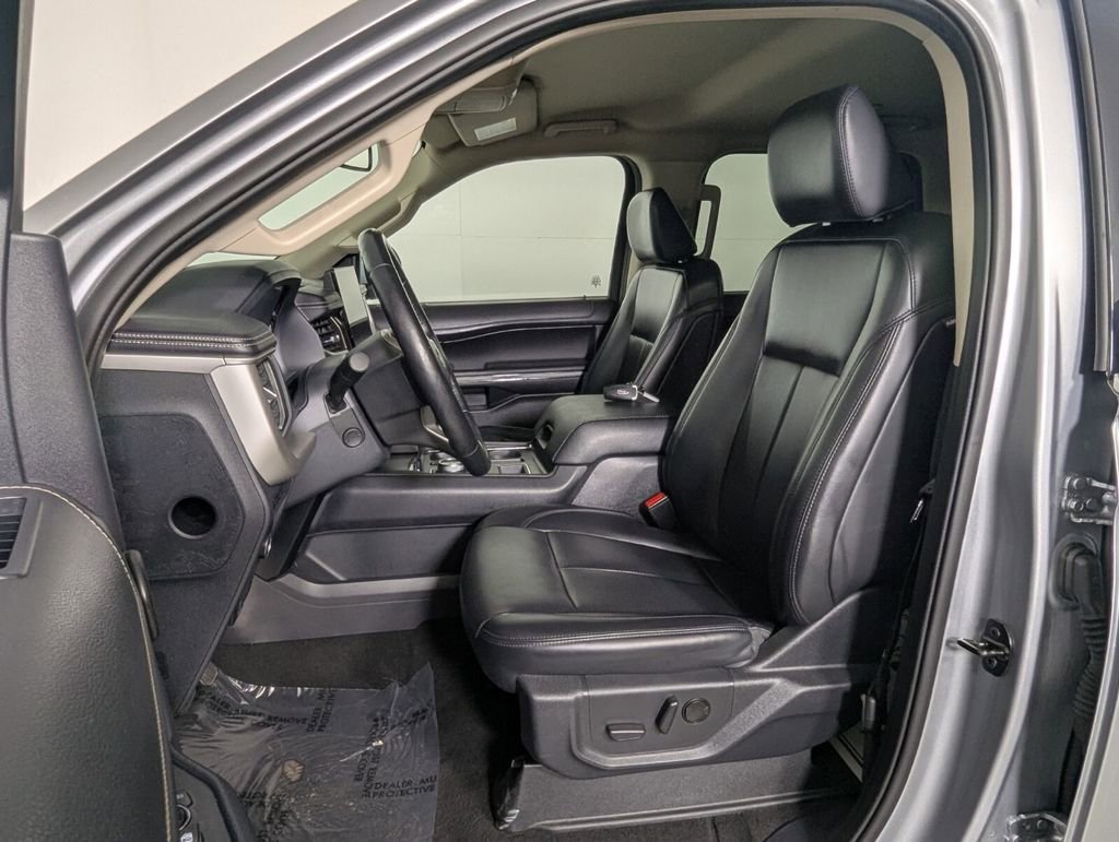 Used 2024 Ford Expedition XLT image 12