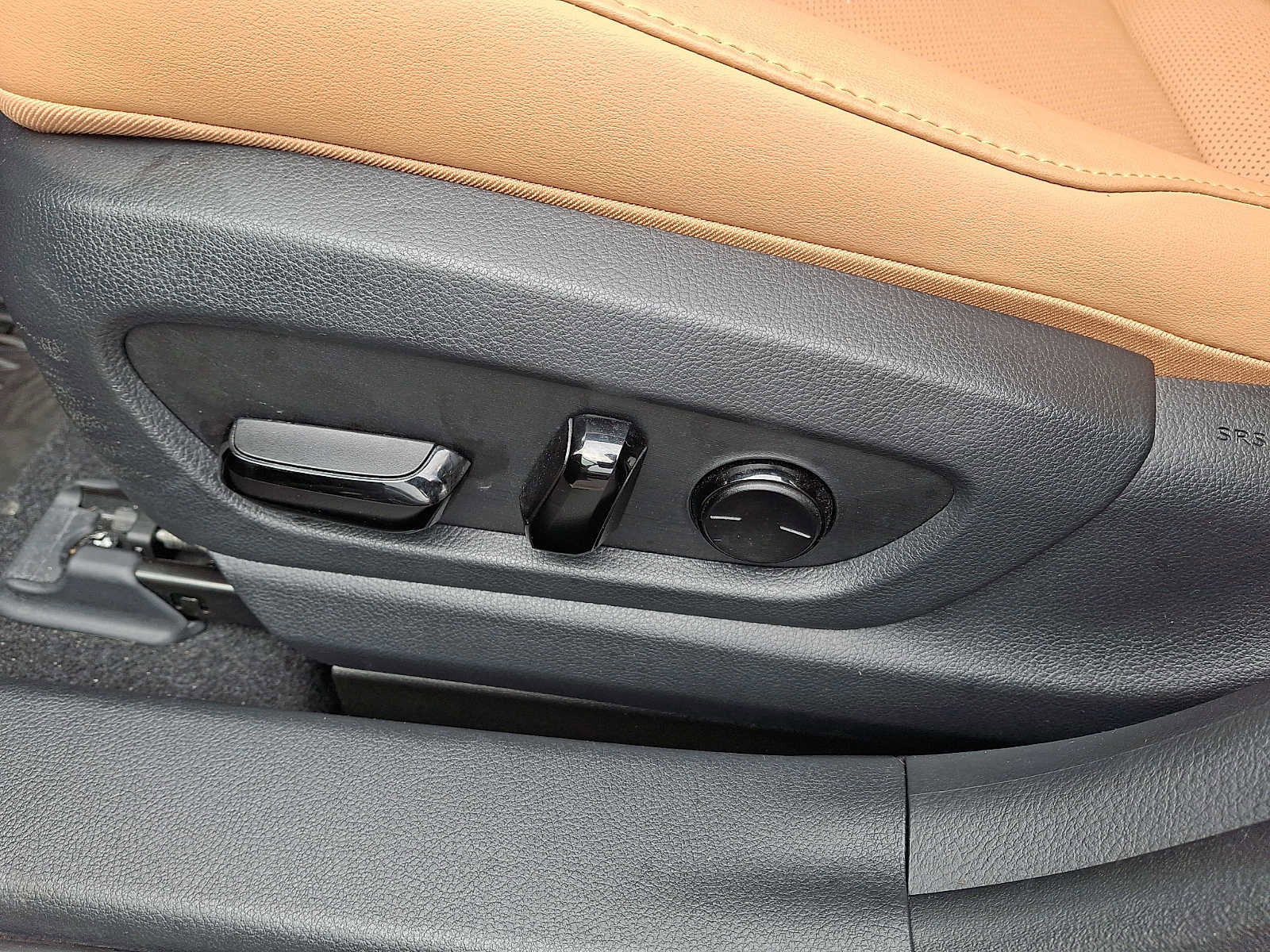 Used 2023 Lexus UX 250h FWD w/ Accessory Package (Z2) image 11