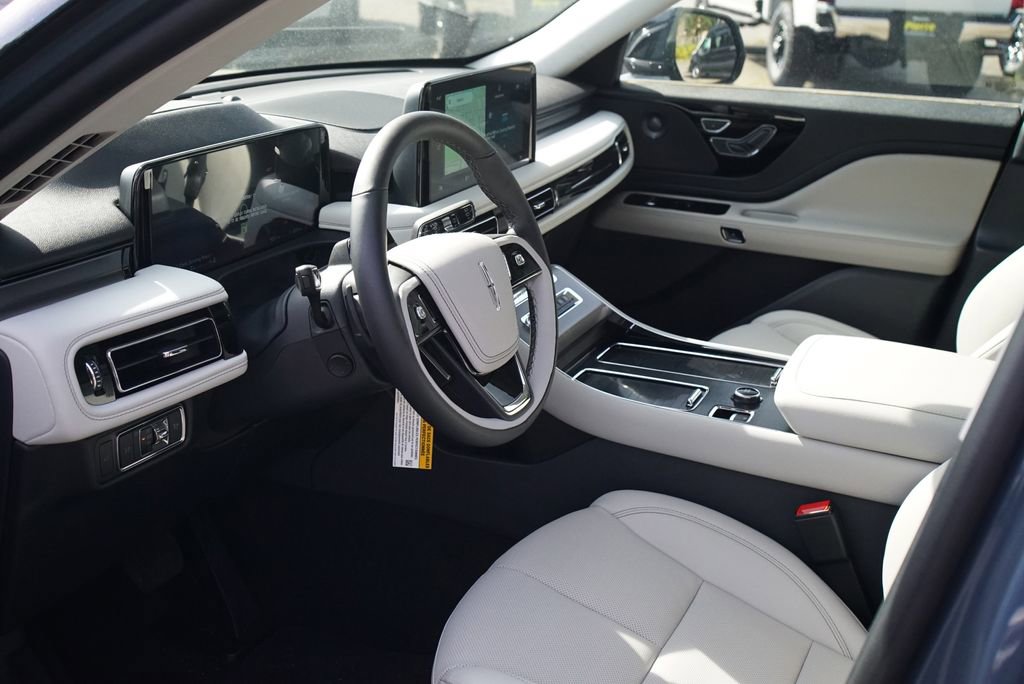 New 2026 Lincoln Aviator AWD image 19