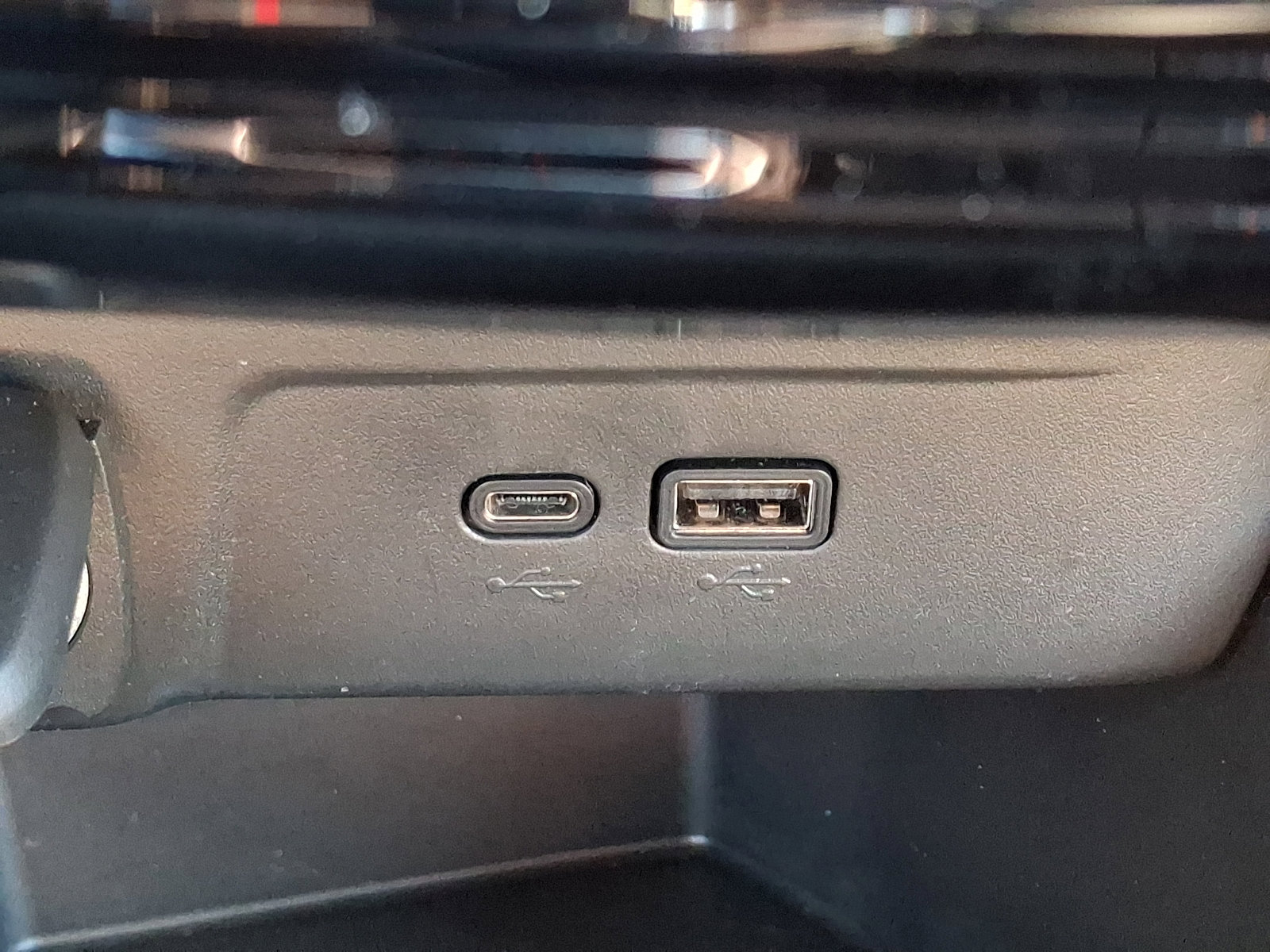 Certified 2024 Chevrolet Trax RS w/ Driver Confidence Package image 24