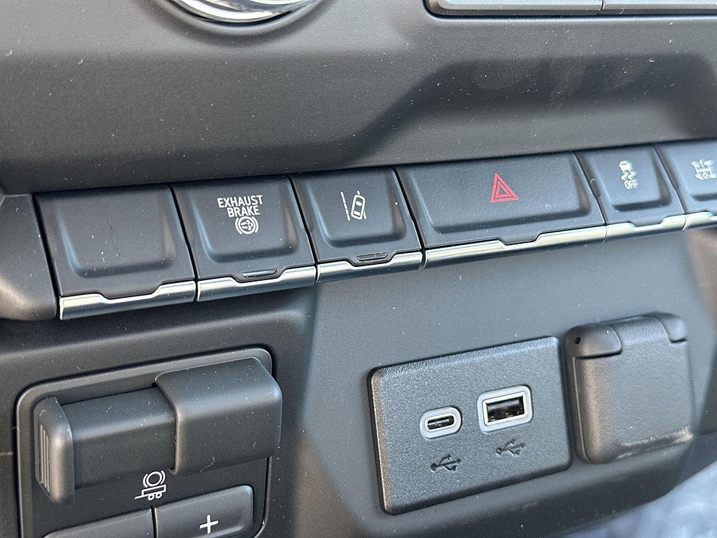 New 2026 GMC Sierra 3500 Pro AWD/4WD image 15