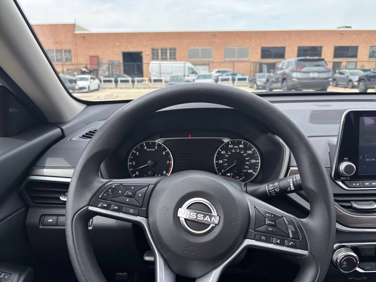 Used 2025 Nissan Altima 2.5 SV FWD image 29