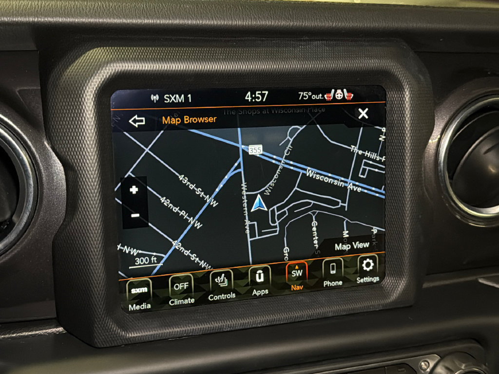 Used 2022 Jeep Wrangler Unlimited Sahara AWD/4WD image 25